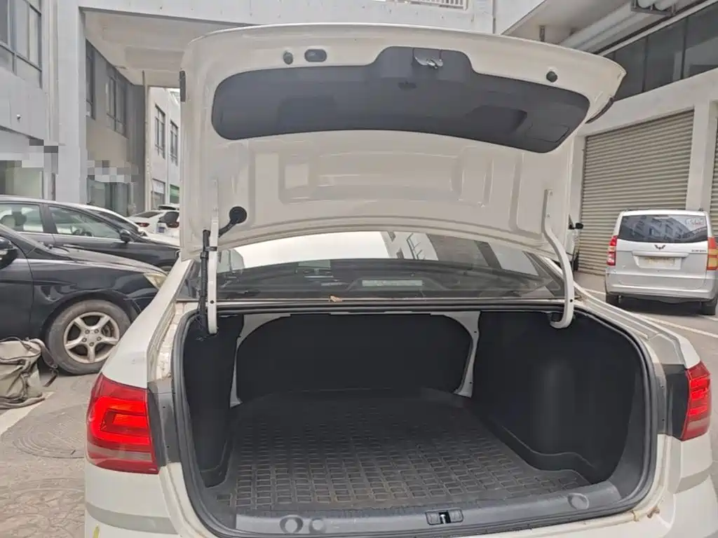 Volkswagen Lavida — миниатюра 19