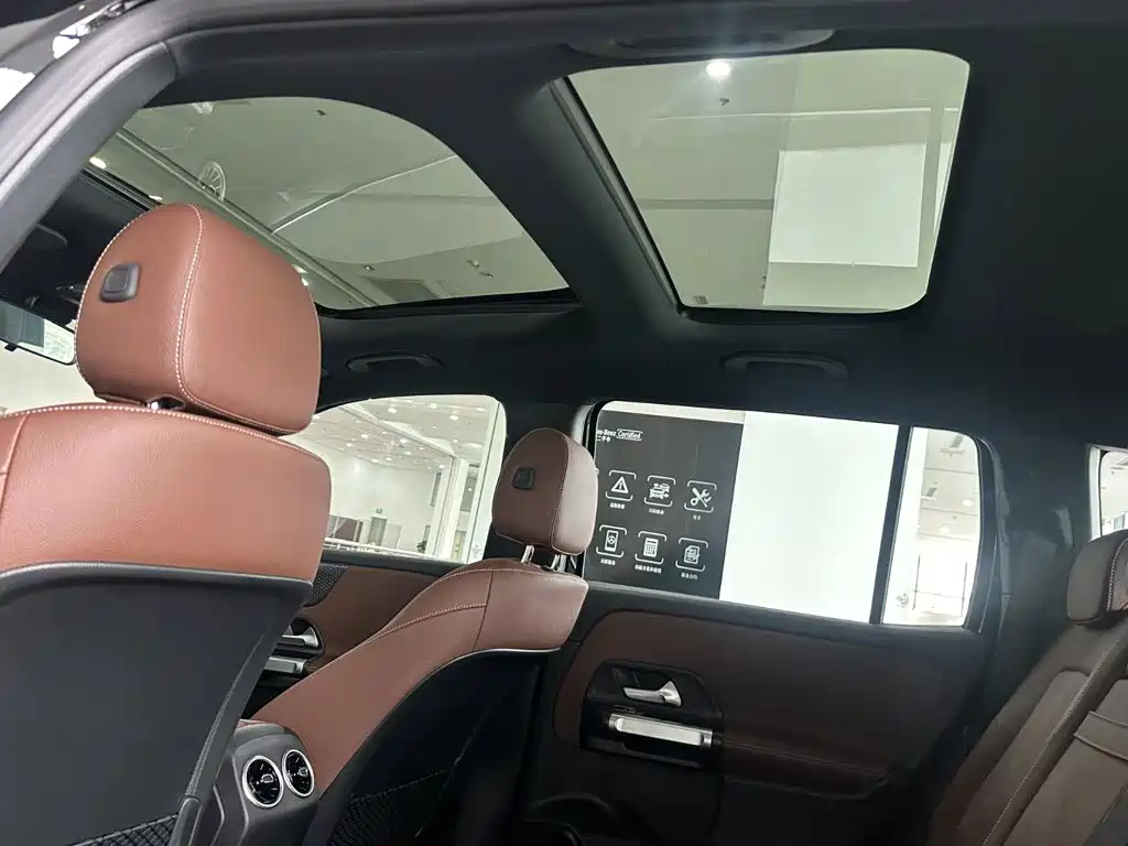 Mercedes-Benz GLB — миниатюра 13