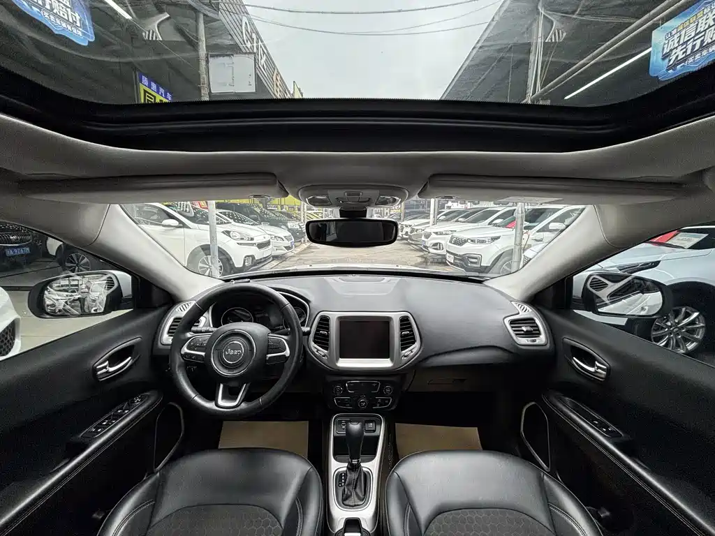 Jeep Compass — миниатюра 9