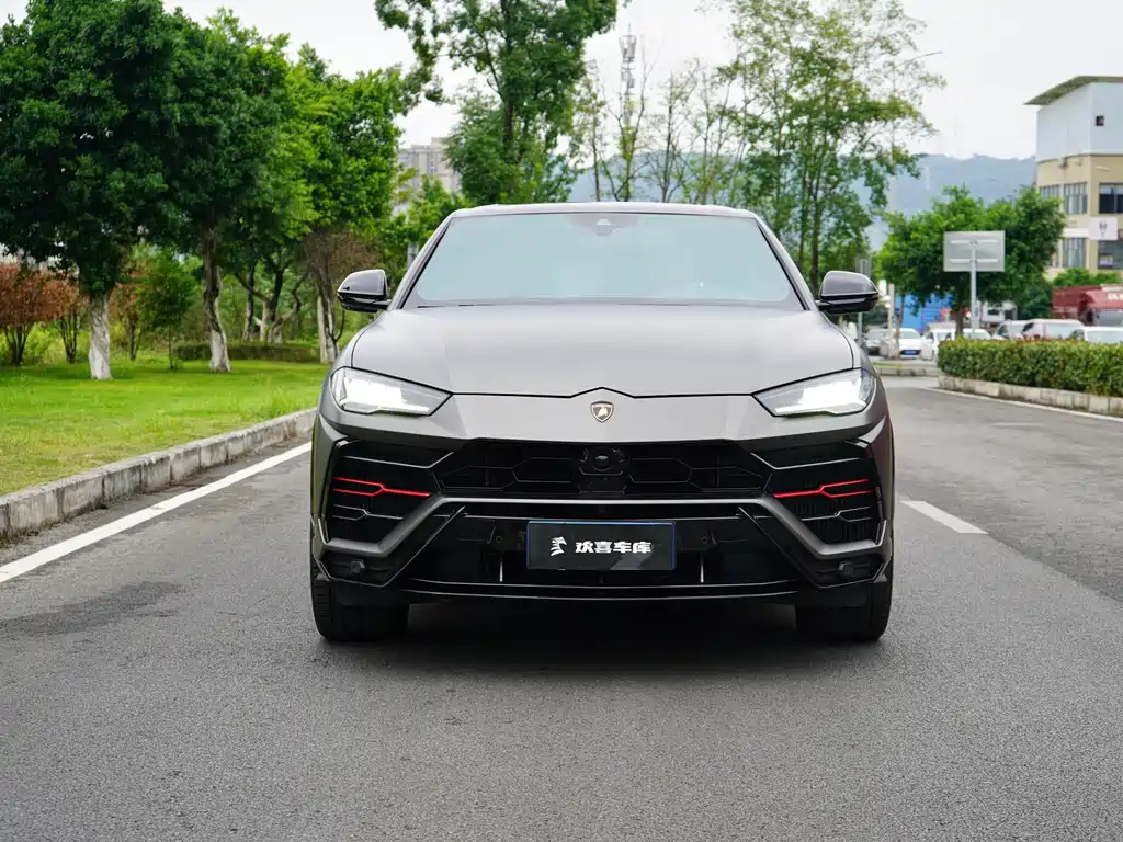 Lamborghini Urus — миниатюра 2