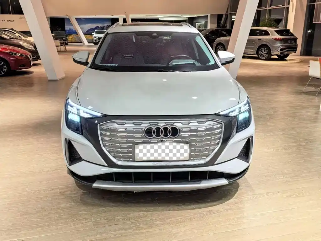 Audi Q5 e-tron — миниатюра 2