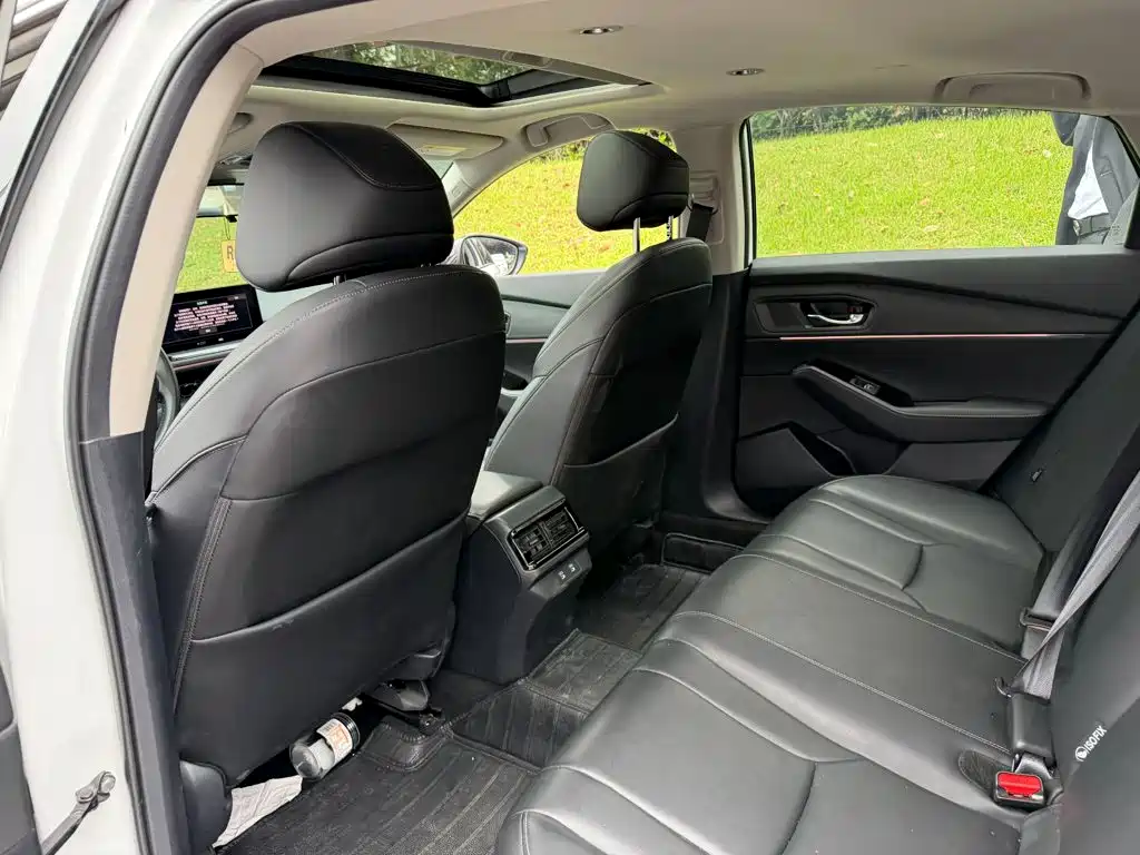 Honda Accord — миниатюра 11
