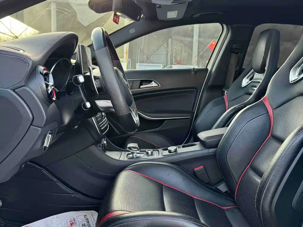 Mercedes-Benz GLA AMG — миниатюра 10