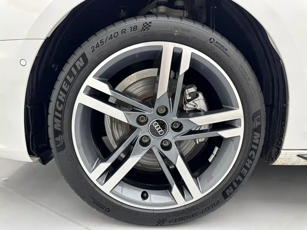 Audi A4L — миниатюра 30