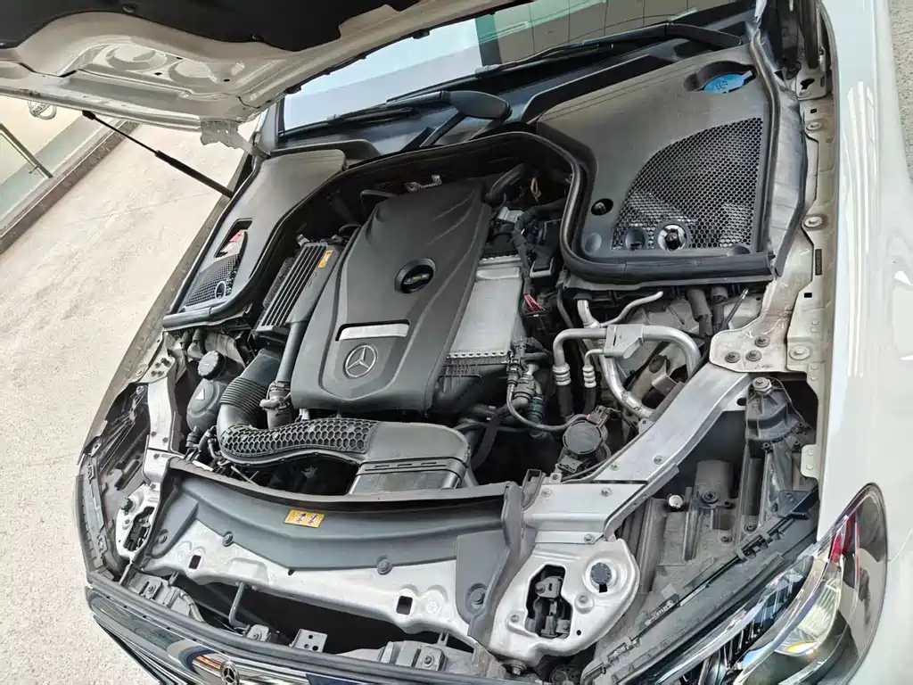 MERCEDES-BENZ E CLASS