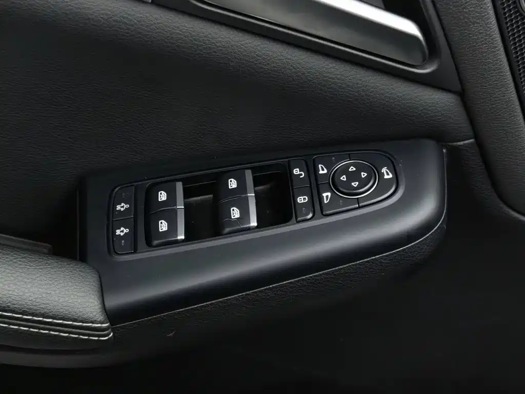 BYD Tang — миниатюра 9