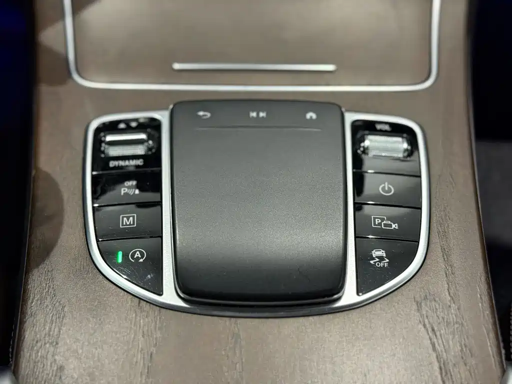 Mercedes-Benz GLC — миниатюра 8