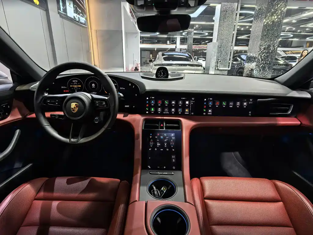 Porsche Taycan — миниатюра 11