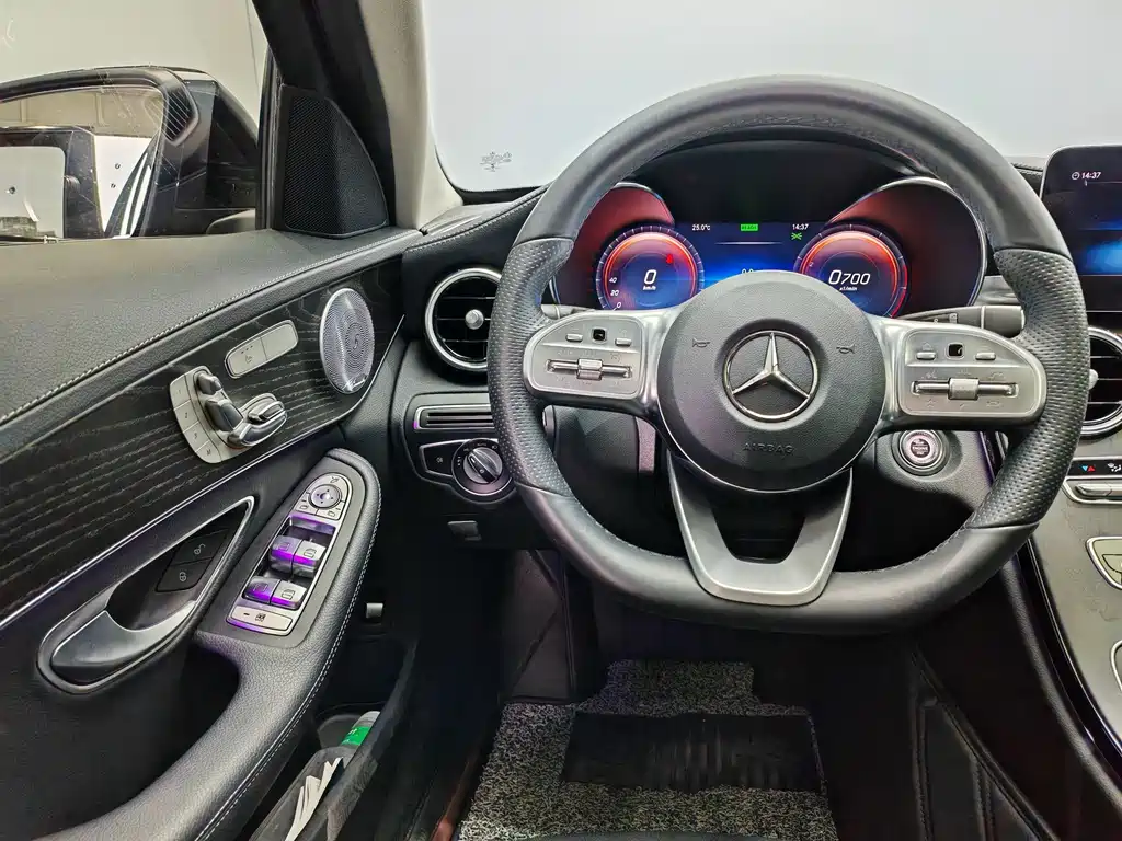 Mercedes-Benz C-Class — миниатюра 9