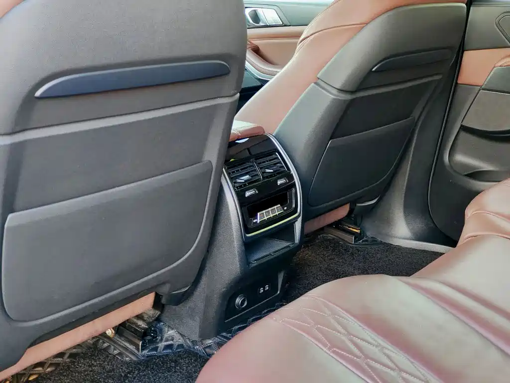 BMW X7 — миниатюра 9
