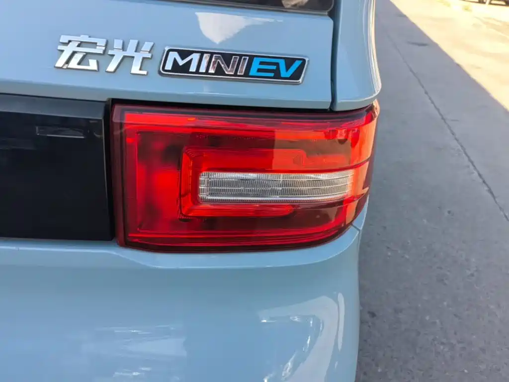 Wuling MINIEV — миниатюра 8
