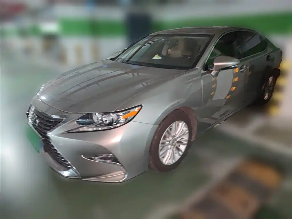 Lexus ES 2016