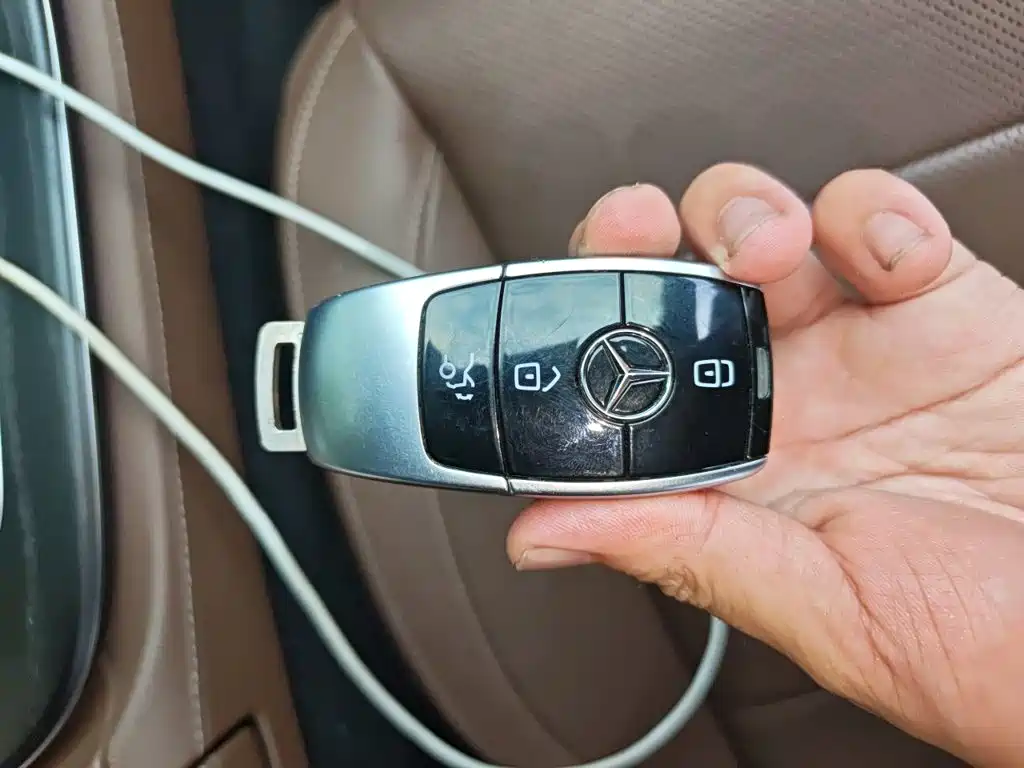 Mercedes-Benz E-Class — миниатюра 12