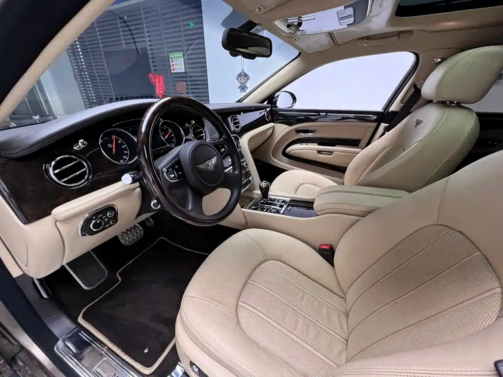 Bentley Mulsanne — миниатюра 3