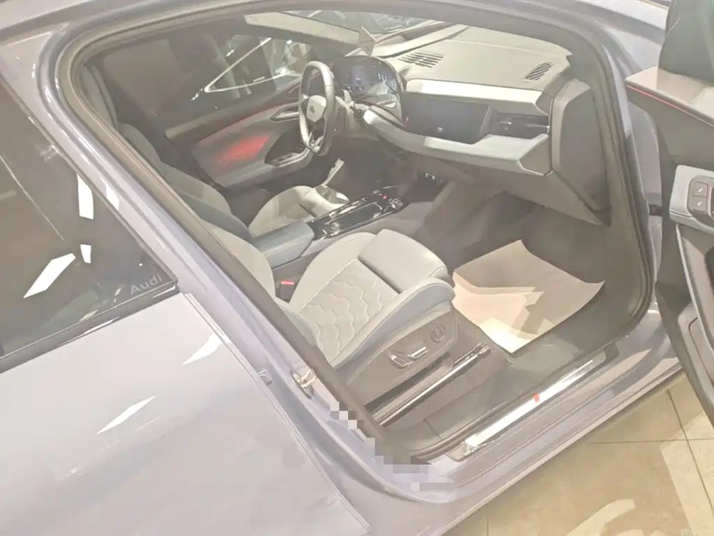 Audi Q6L e-tron — миниатюра 9