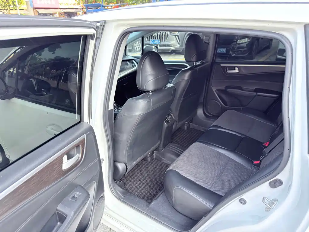 Honda Jade — миниатюра 6