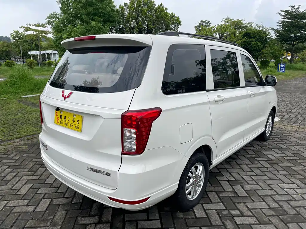 Wuling Hongguang — миниатюра 5