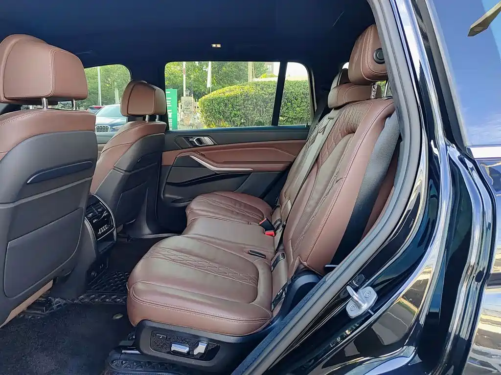 BMW X7 — миниатюра 8