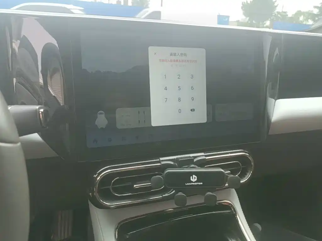 Leapmotor Leapmotor C01 — миниатюра 13