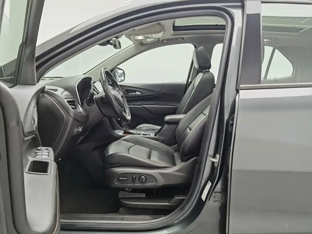 Chevrolet Equinox — миниатюра 10