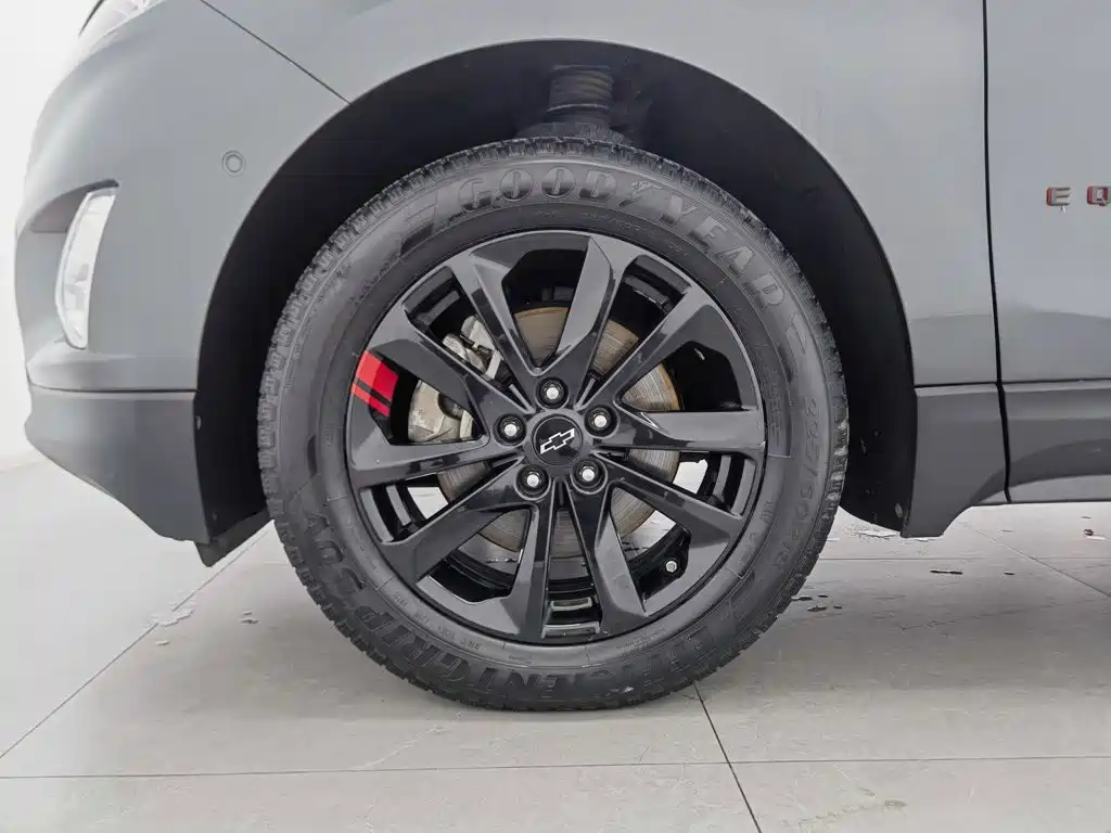 Chevrolet Equinox — миниатюра 17