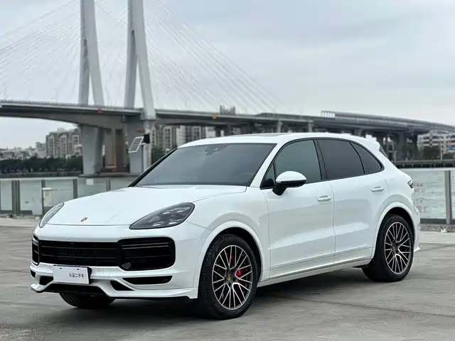 PORSCHE CAYENNE 2020