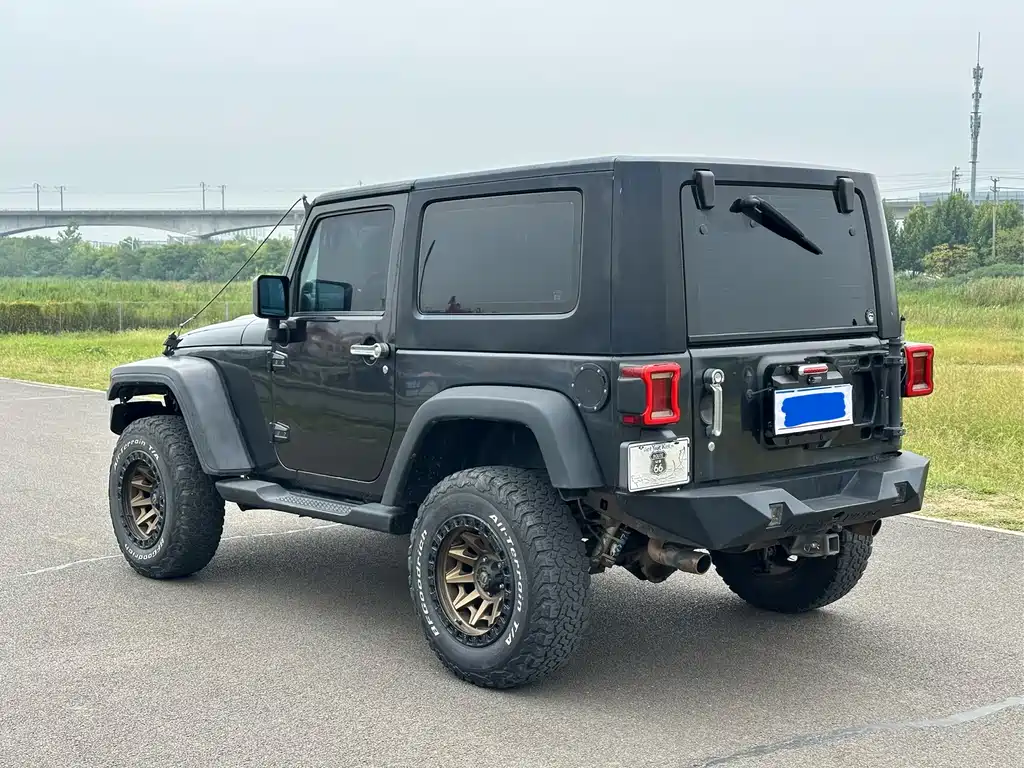 Jeep Wrangler — миниатюра 8