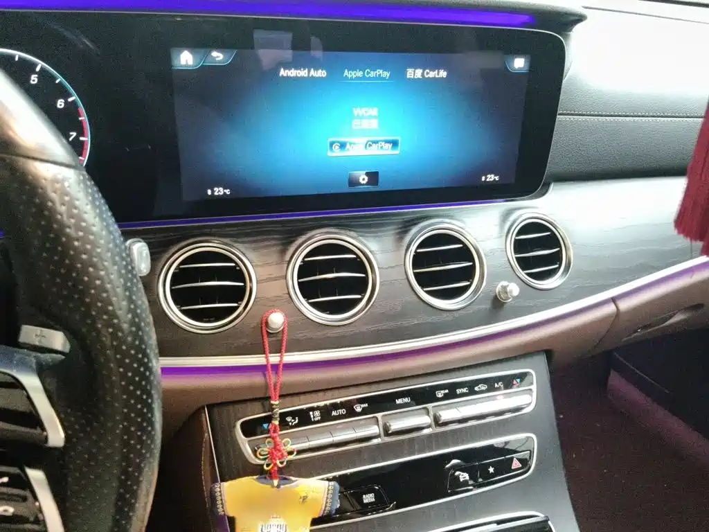 Mercedes-Benz E-Class — миниатюра 6
