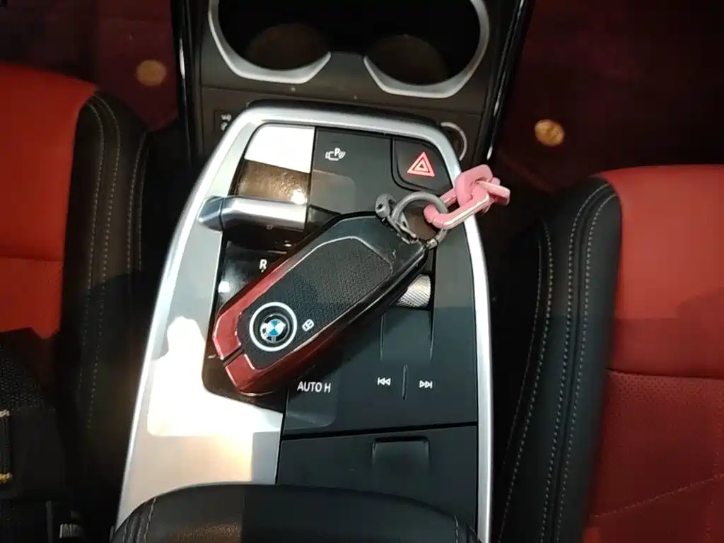BMW iX1 — миниатюра 9