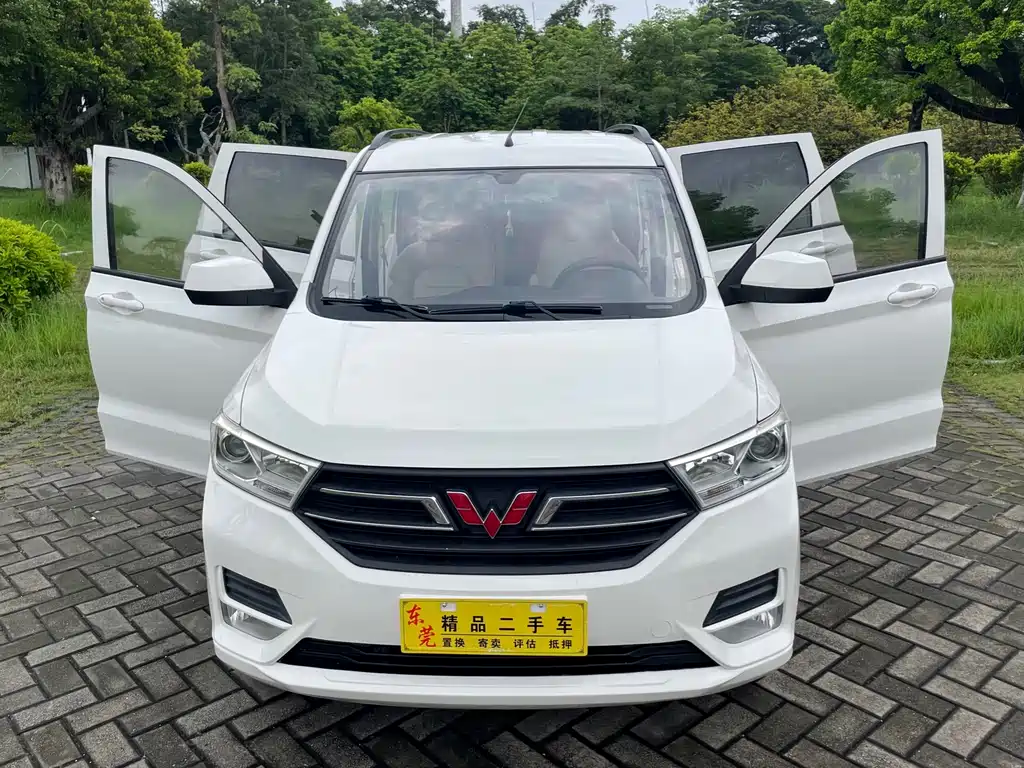 Wuling Hongguang — миниатюра 9
