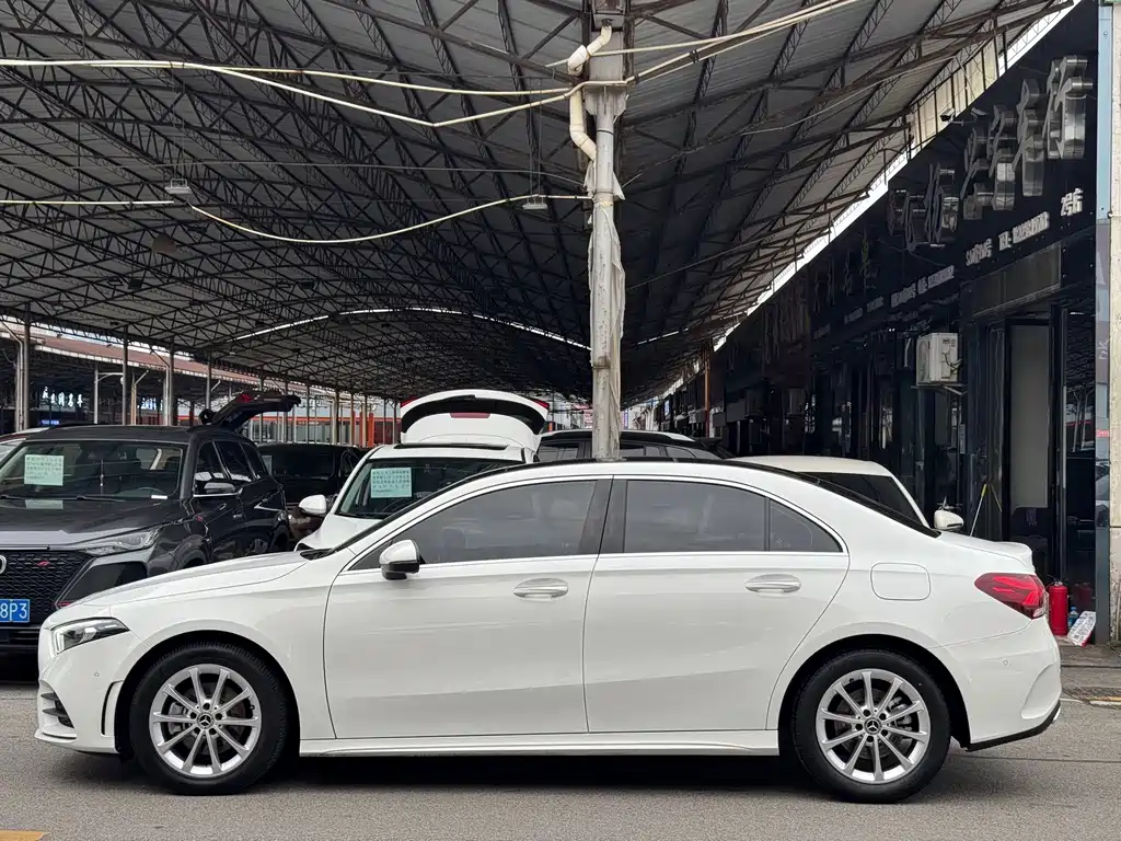 Mercedes-Benz A-Class — миниатюра 4