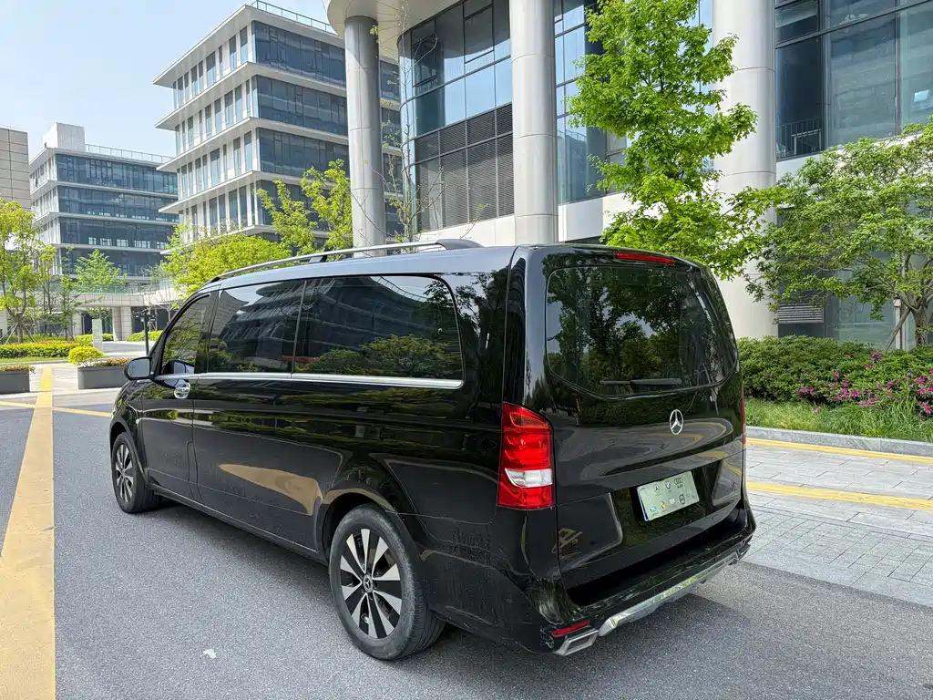 Mercedes-Benz Vito 2021 2.0T Elite 7 мест