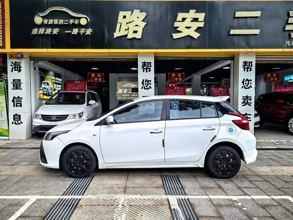 Toyota Yaris L — миниатюра 8