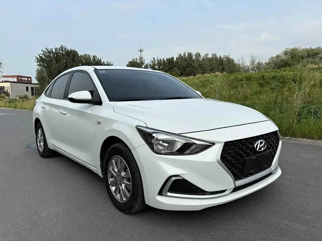 Hyundai Elantra — миниатюра 3