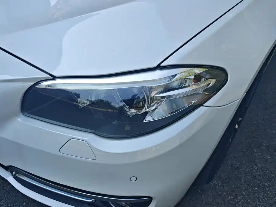BMW 5 Series — миниатюра 5