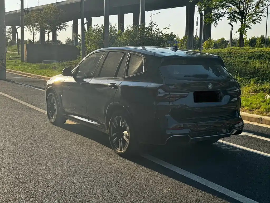 BMW iX3 — миниатюра 7