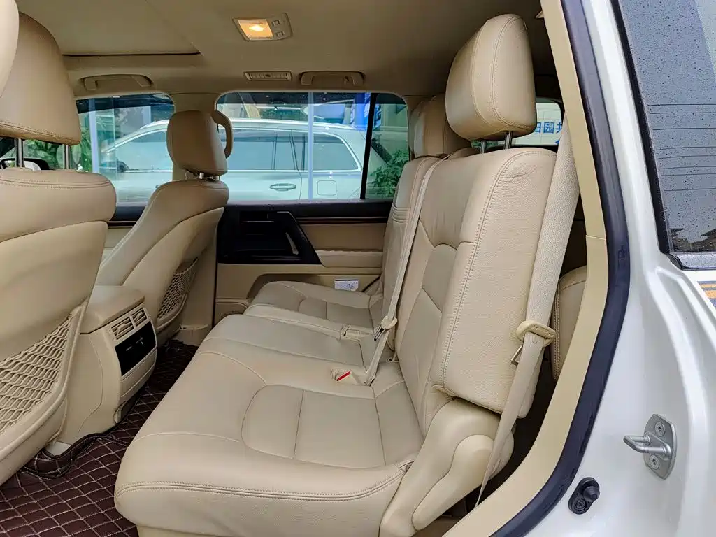 Toyota Land Cruiser — миниатюра 8