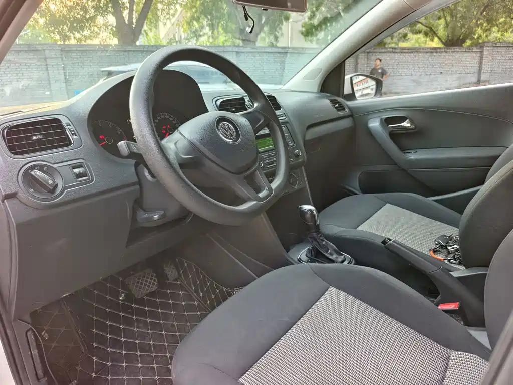 Volkswagen Polo — миниатюра 4