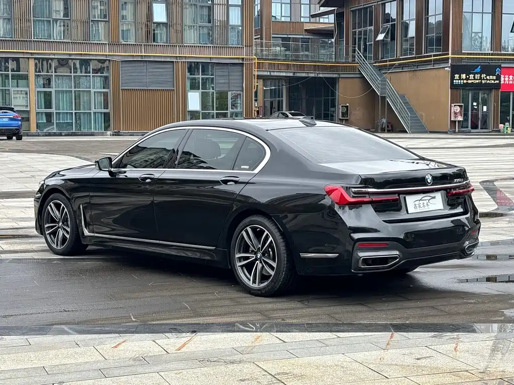 BMW 7 SERIES