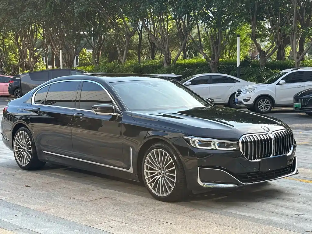BMW 7 Series — миниатюра 3