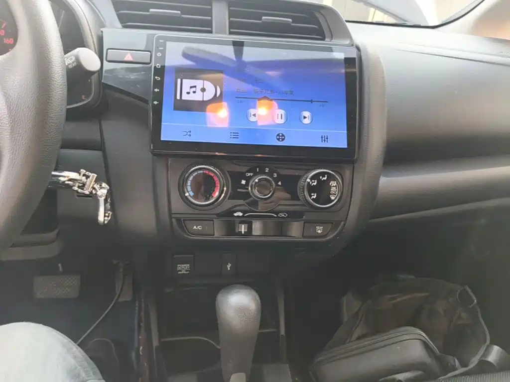Honda Fit — миниатюра 13