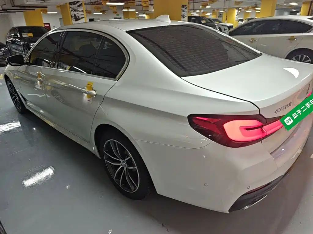 BMW 5 Series — миниатюра 5