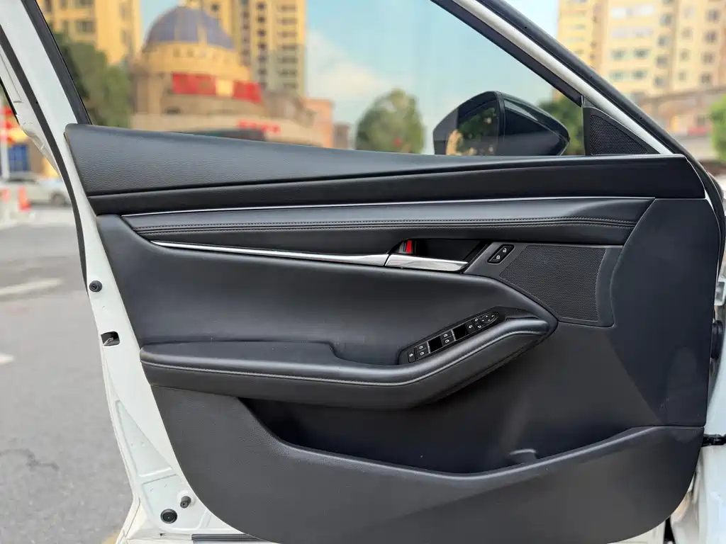 Mazda 3 Axela — миниатюра 7