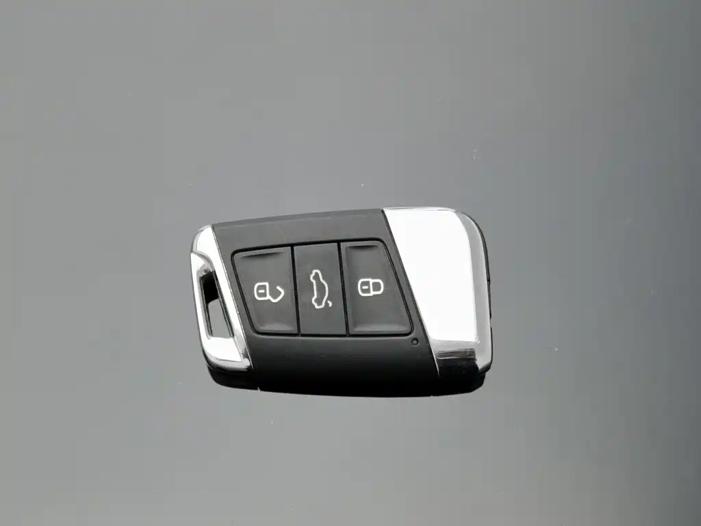 Volkswagen Passat PHEV — миниатюра 19
