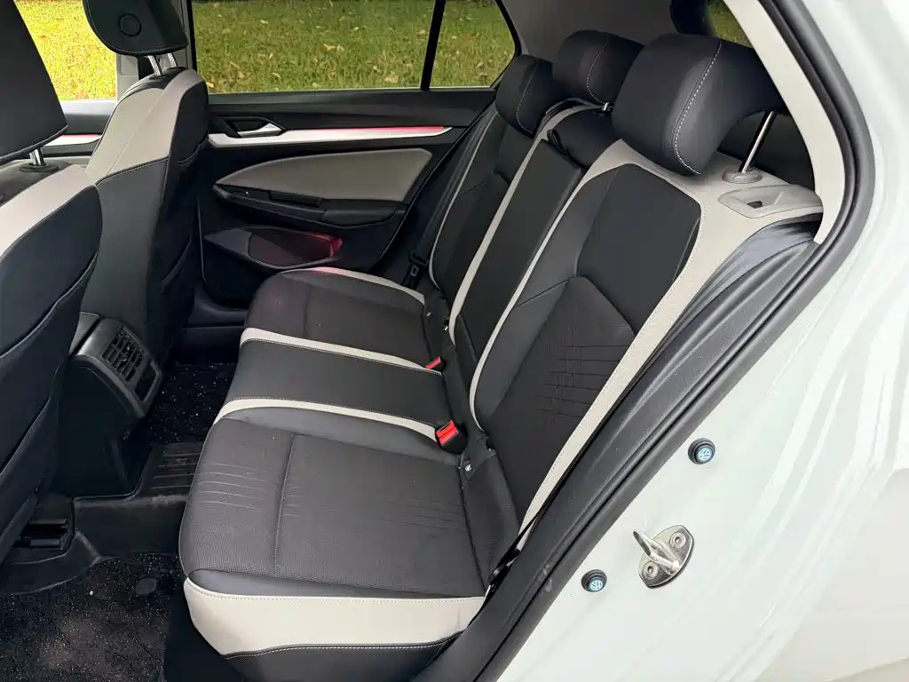 Volkswagen Golf — миниатюра 12
