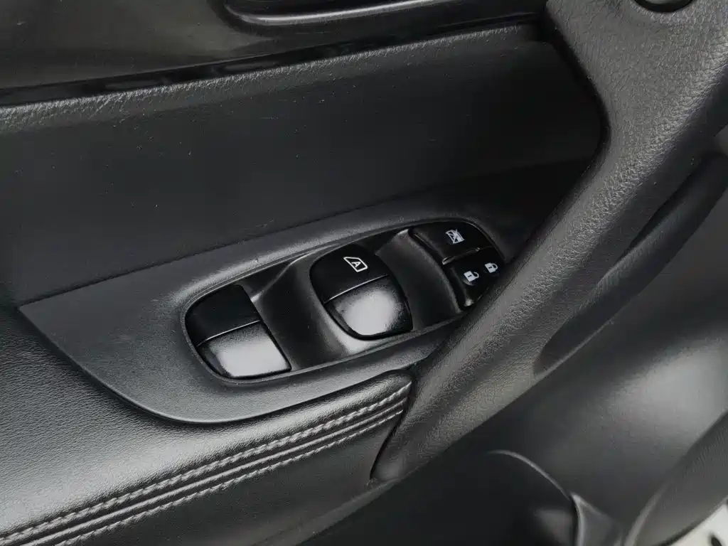 Nissan X-Trail — миниатюра 9