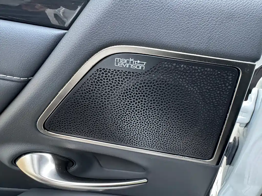 Lexus ES — миниатюра 10