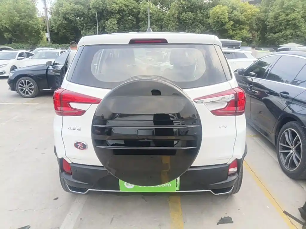 BYD Yuan EV — миниатюра 6