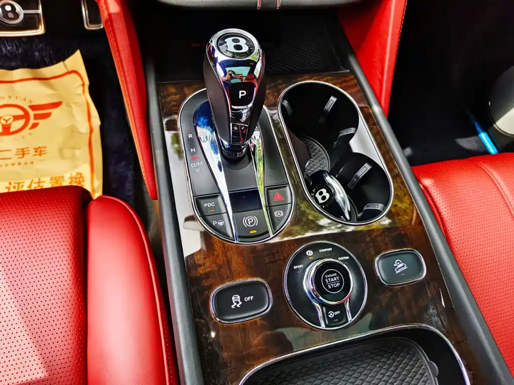 Bentley Bentayga 6.0T Standard Edition, фото 10