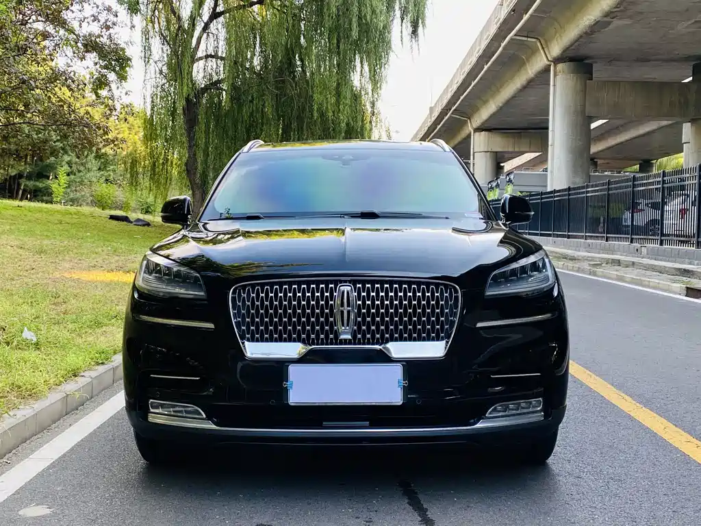 Lincoln Aviator — миниатюра 3